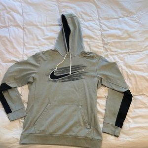 Grey Nike sweatshirt/hoodie therma-fit